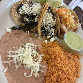 Los Tuxtla - Veggie Taco Plate - Mexican Near Me - Milwaukee, Wisconsin Los Tuxtla - Veggie Taco Plate - Mexican Near Me - Milwaukee, Wisconsin