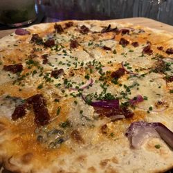 Mr. Mofongo - Flammkuchen