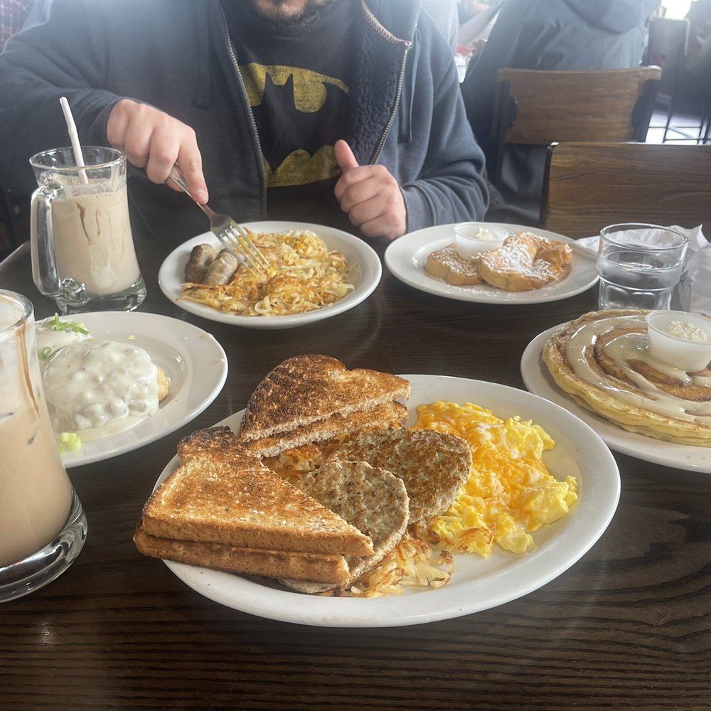 Le Peep - Aksarben Pointe - Lumberjack with cinnamon cakes Eighteen wheeler - Breakfast & Brunch Near Me - Omaha, Nebraska Le Peep - Aksarben Pointe - Lumberjack with cinnamon cakes Eighteen wheeler - Breakfast & Brunch Near Me - Omaha, Nebraska