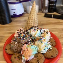 3 Scoops Ice Cream & Cafe - Ice cream cookie plate