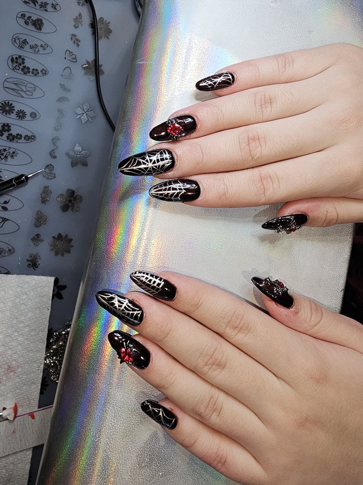 Nail's By Chris Logo