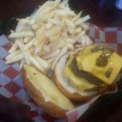 Rod & Cal's Pub & Grub - Pub burger