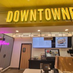 Downtowner - Front of house