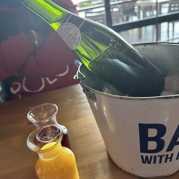Maple Landing - Champagne - Barbeque Near Me - Dallas, Texas Maple Landing - Champagne - Barbeque Near Me - Dallas, Texas