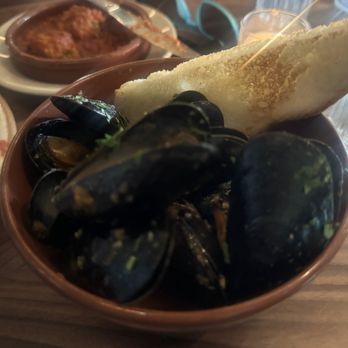 Barcelona Wine Bar - Mussels- half of them were closed!!!! - Wine Bars Near Me - Minneapolis, Minnesota Barcelona Wine Bar - Mussels- half of them were closed!!!! - Wine Bars Near Me - Minneapolis, Minnesota