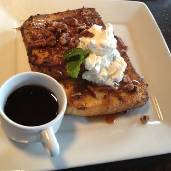 Townies Grill - Souffléd French toast with Carmel and pecans - New American Near Me - Wausau, Wisconsin