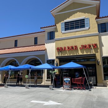 Trader Joe's - Entrance - Grocery Near Me - Orlando, Florida