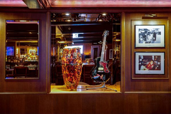 Funky Claude's Bar by null