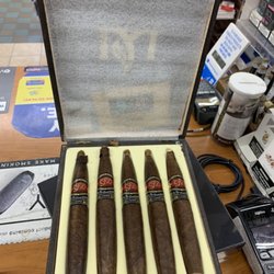 LA Flor Dominicana