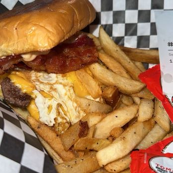 Backyard Kitchen - Goodmorning Burger - American Near Me - Poteet, Texas