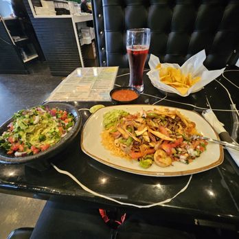 San Jose Mexican Restaurant - Fajita mix of shrimp, steak and chicken, rice and beans and a side of guacamole. - Mexican Near Me - Amarillo, Texas San Jose Mexican Restaurant - Fajita mix of shrimp, steak and chicken, rice and beans and a side of guacamole. - Mexican Near Me - Amarillo, Texas