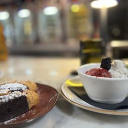 Forma Santa Monica - Mixed berry sorbeto with vanilla gelato, brownie and biscotti plate