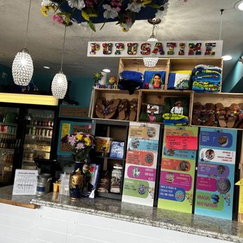Pupusatime - Cute clean decor.  Everything in their fridge was labeled and dated. - Salvadoran Near Me - Hollywood, Florida
