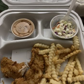 Raising Cane's Chicken Fingers - Delicious! - Fast Food Near Me - Manchester, New Hampshire