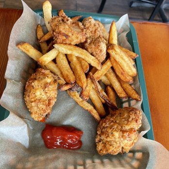The Lighthouse Grill - Kid's chicken strips and fries. - American Near Me - Trinidad, California