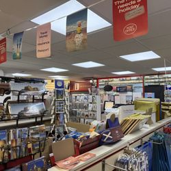 Post Office Toll Cross - A busy and crowded space.