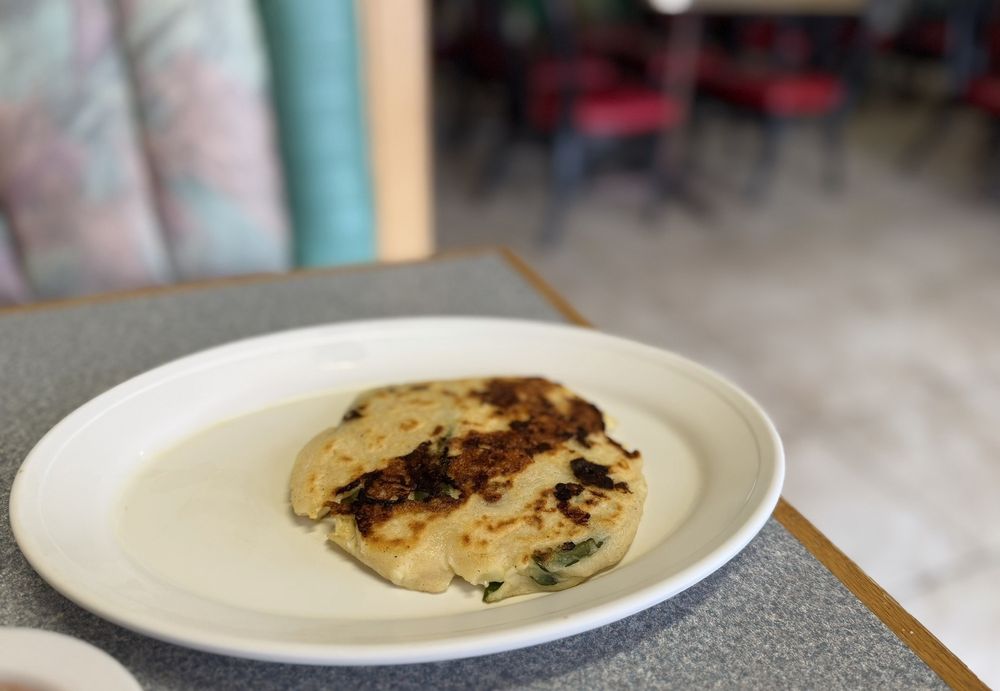 Food from El Pulgarcito de America