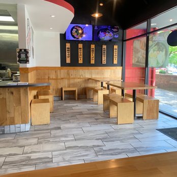Qu Japan - Tables - Ramen Near Me - College Park, Maryland