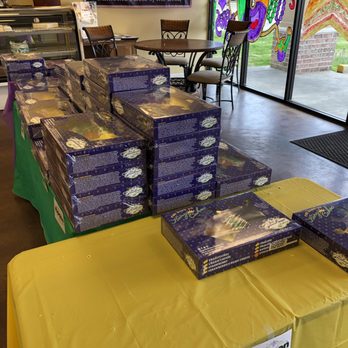 Gambino's Bakery - a table with boxes of cookies - Bakeries Near Me - Lafayette, Louisiana Gambino's Bakery - a table with boxes of cookies - Bakeries Near Me - Lafayette, Louisiana