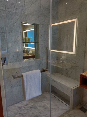 Grand Hyatt Manila by null