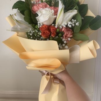 Fragrant Flowers - Orangr carnation bouquet - Florists Near Me - Alhambra, California