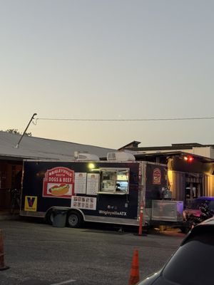 Wrigleyville South Dogs & Beef by null