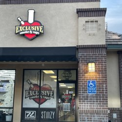 exclusive smoke and vape - Store front
