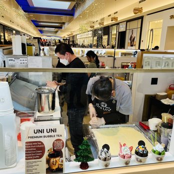 UniUni - a group of people in a store - Bubble Tea Near Me - Rosemont, Illinois UniUni - a group of people in a store - Bubble Tea Near Me - Rosemont, Illinois