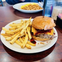 Doug's Diner - Thornton - Black Betty Burger with added Bacon. A+