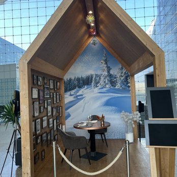 Hilton Munich Airport - In the lobby - Hotels Near Me - Munich, BY