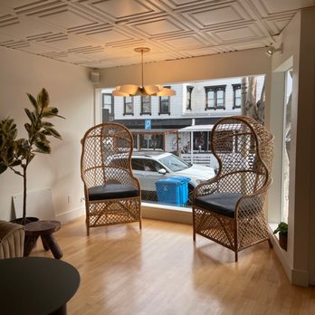 Shade - Cute waiting room - Spray Tanning Near Me - San Francisco, California Shade - Cute waiting room - Spray Tanning Near Me - San Francisco, California