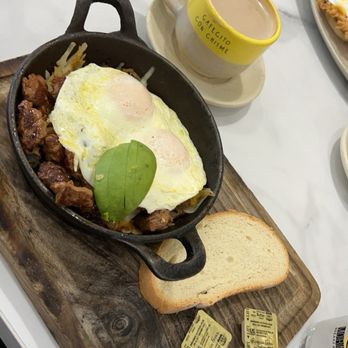 Mornings Breakfast & Brunch - Carne Asada Skillet - Breakfast & Brunch Near Me - Indianapolis, Indiana