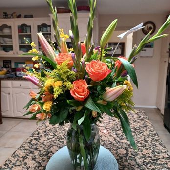Albuquerque Florist - $100 Designers choice. - Florists Near Me - Albuquerque, New Mexico