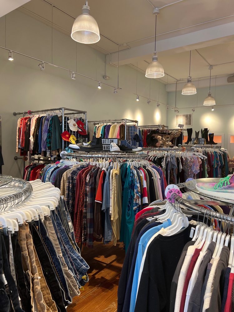 AVALON EXCHANGE SAVANNAH Updated October 2024 20 E Broughton St