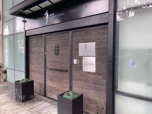 1828 Smart Hotel by null