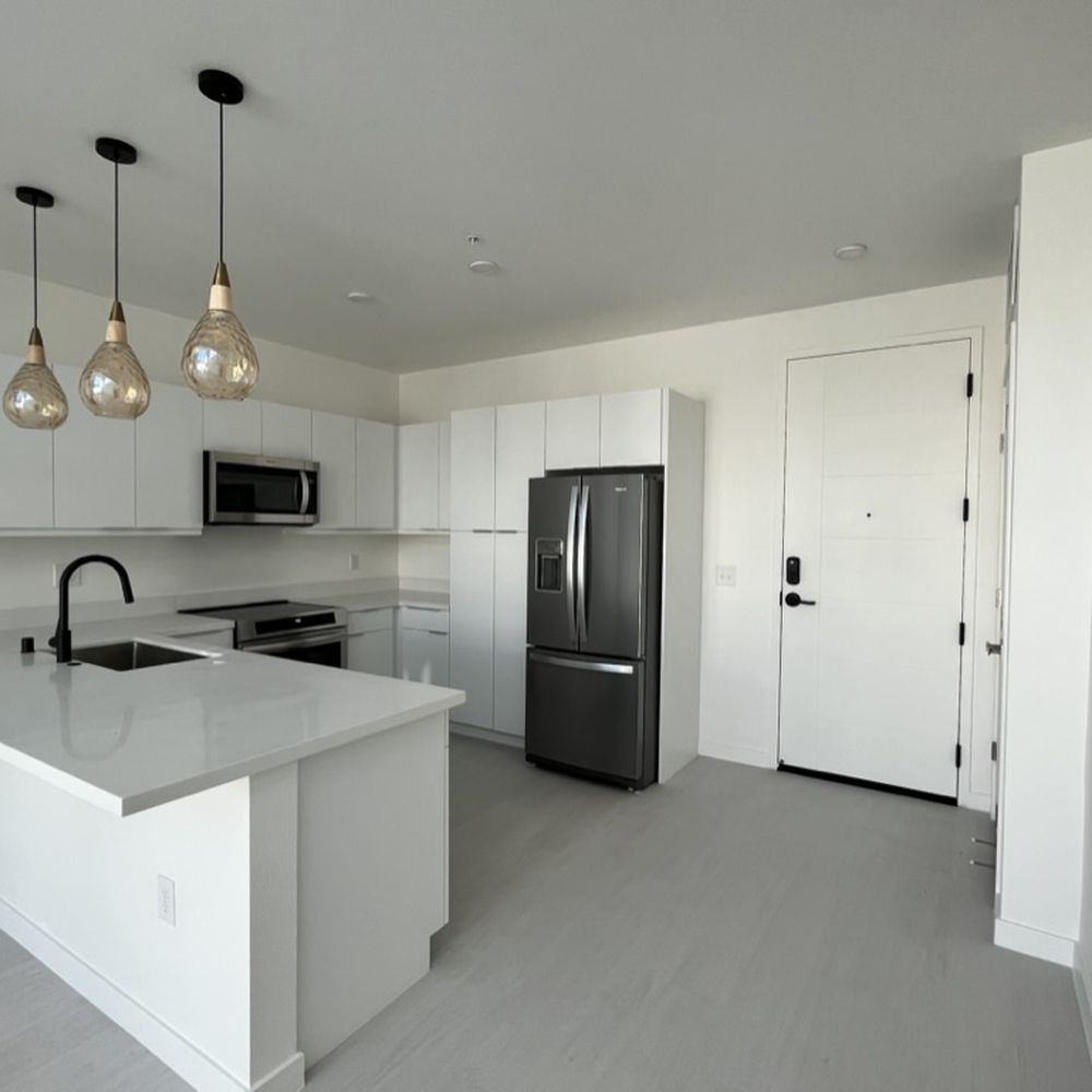 Evora - Modern kitchen. I love the finishes especially the quartz countertops and large undermount single bowl kitchen sink! - Apartments Near Me - Las Vegas, Nevada Evora - Modern kitchen. I love the finishes especially the quartz countertops and large undermount single bowl kitchen sink! - Apartments Near Me - Las Vegas, Nevada