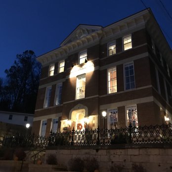 Jail Hill Inn - Bed & Breakfast Near Me - Galena, Illinois