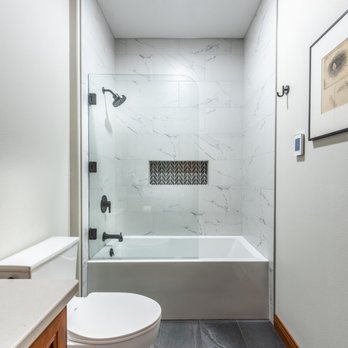 Degnan Design-Build-Remodel - ows a modern bathroom - General Contractors Near Me - Windsor, Wisconsin