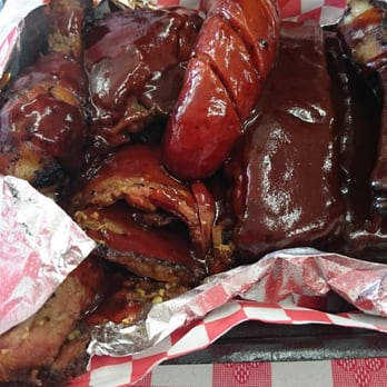 Robert Earl's BBQ - Mini Tex - Barbeque Near Me - Long Beach, California Robert Earl's BBQ - Mini Tex - Barbeque Near Me - Long Beach, California