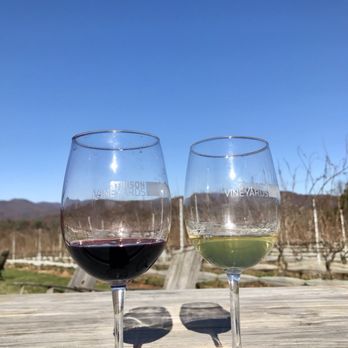 Stinson Vineyards - Outdoor seating - Wineries Near Me - Crozet, Virginia
