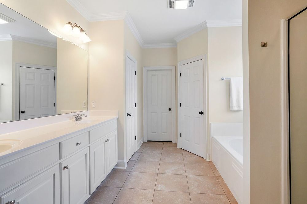 Slide of Singer Contracting