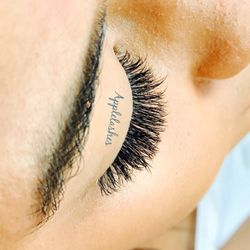 Apple Lashes - Volume LASHES's