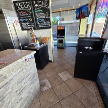 Mama Maxie's Pizzeria - Pizza Near Me - Henderson, Nevada Mama Maxie's Pizzeria - Pizza Near Me - Henderson, Nevada