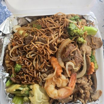 Tantawan Thai Kitchen - Chow Mein - Thai Near Me - West Covina, California Tantawan Thai Kitchen - Chow Mein - Thai Near Me - West Covina, California