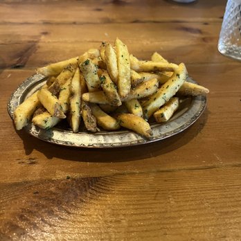 Cafe Route - Garlic & Parmesan fries - Bistros Near Me - London, XGL