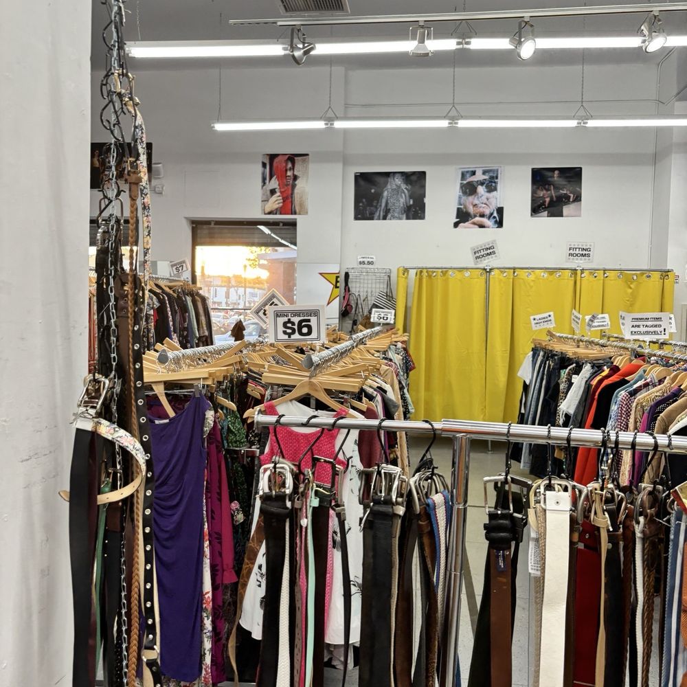 PUBLIC ESTRELLAS - Inside - Thrift Stores Near Me - Los Angeles, California PUBLIC ESTRELLAS - Inside - Thrift Stores Near Me - Los Angeles, California
