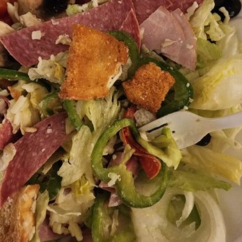 Pizzarelli's - Amazing hand shredded lettuce and fresh vegetable salad - Pizza Near Me - Ellisville, Missouri Pizzarelli's - Amazing hand shredded lettuce and fresh vegetable salad - Pizza Near Me - Ellisville, Missouri