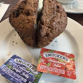 BLD Diner - Toasted Raisin Bran Muffin - Diners Near Me - Larchmont, New York