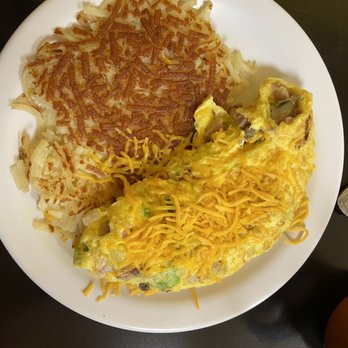 Mom's Diner - 4 3gg Kitchen sink omelette with side of hash browns and biscuit. - Diners Near Me - Pahrump, Nevada Mom's Diner - 4 3gg Kitchen sink omelette with side of hash browns and biscuit. - Diners Near Me - Pahrump, Nevada