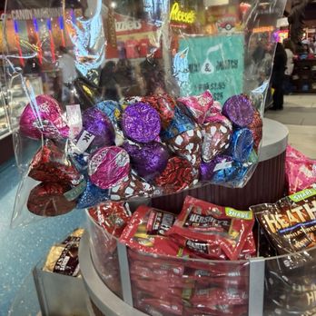 Hershey’s Chocolate World - Hershey's Kisses assortments - Chocolatiers & Shops Near Me - Las Vegas, Nevada Hershey’s Chocolate World - Hershey's Kisses assortments - Chocolatiers & Shops Near Me - Las Vegas, Nevada